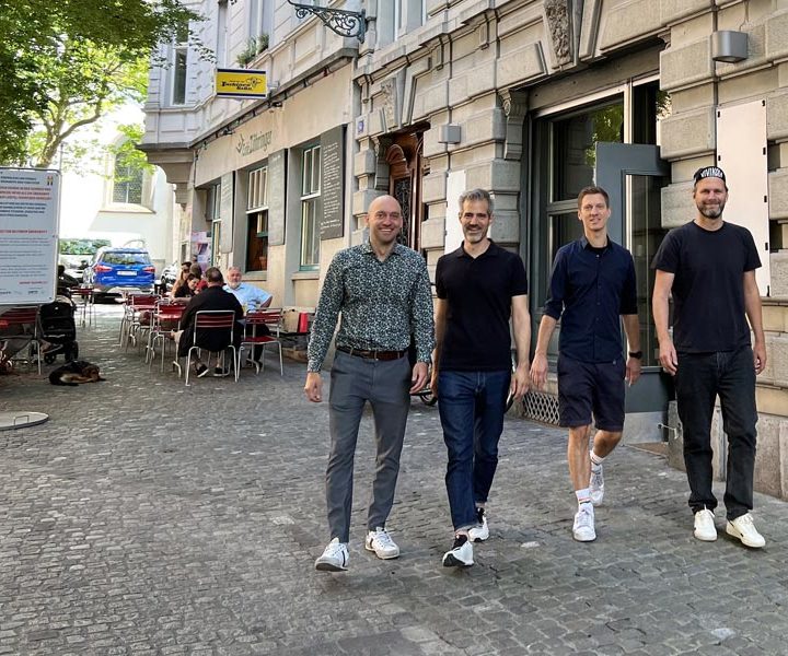 Das Viererteam von Kweer Cafe & Bar v. l. n. r.: Samuel Rensing
