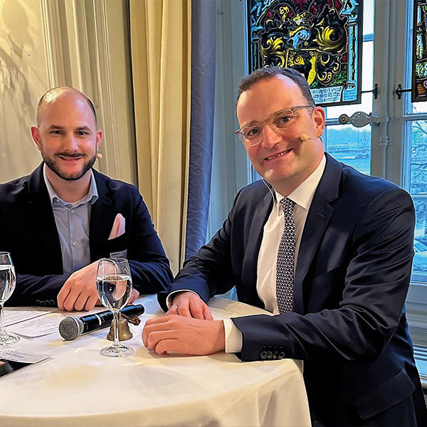 Michael Rauchenstein (à gauche) avec Jens Spahn