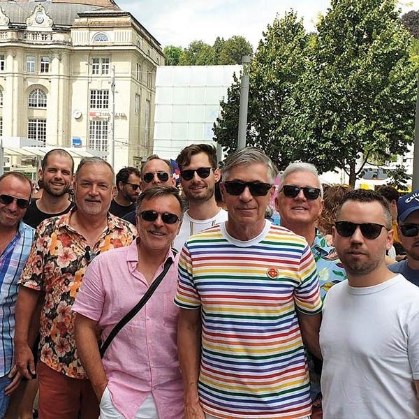 I soci di network all’inizio della sfilata sulla Kornhausplatz (Foto: network)