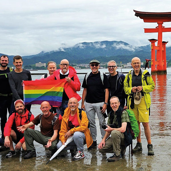 Attraverso il Giappone sventolando la bandiera del Pride: il gruppo di viaggio del socio di Network René Böhlen (in basso a sinistra) (Foto: Pink Alpine)