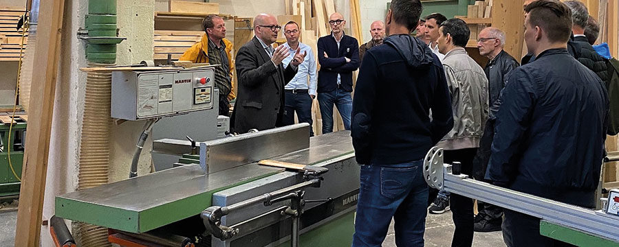 I soci di Network ascoltano le parole del direttore Simon Hebeisen (Foto: Network Svizzera centrale)