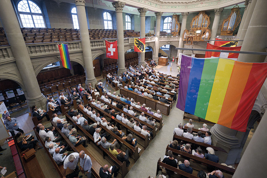 400 invités ont assisté à la cérémonie dans l'église du Saint-Esprit (Image: network/Bruam GmbH)