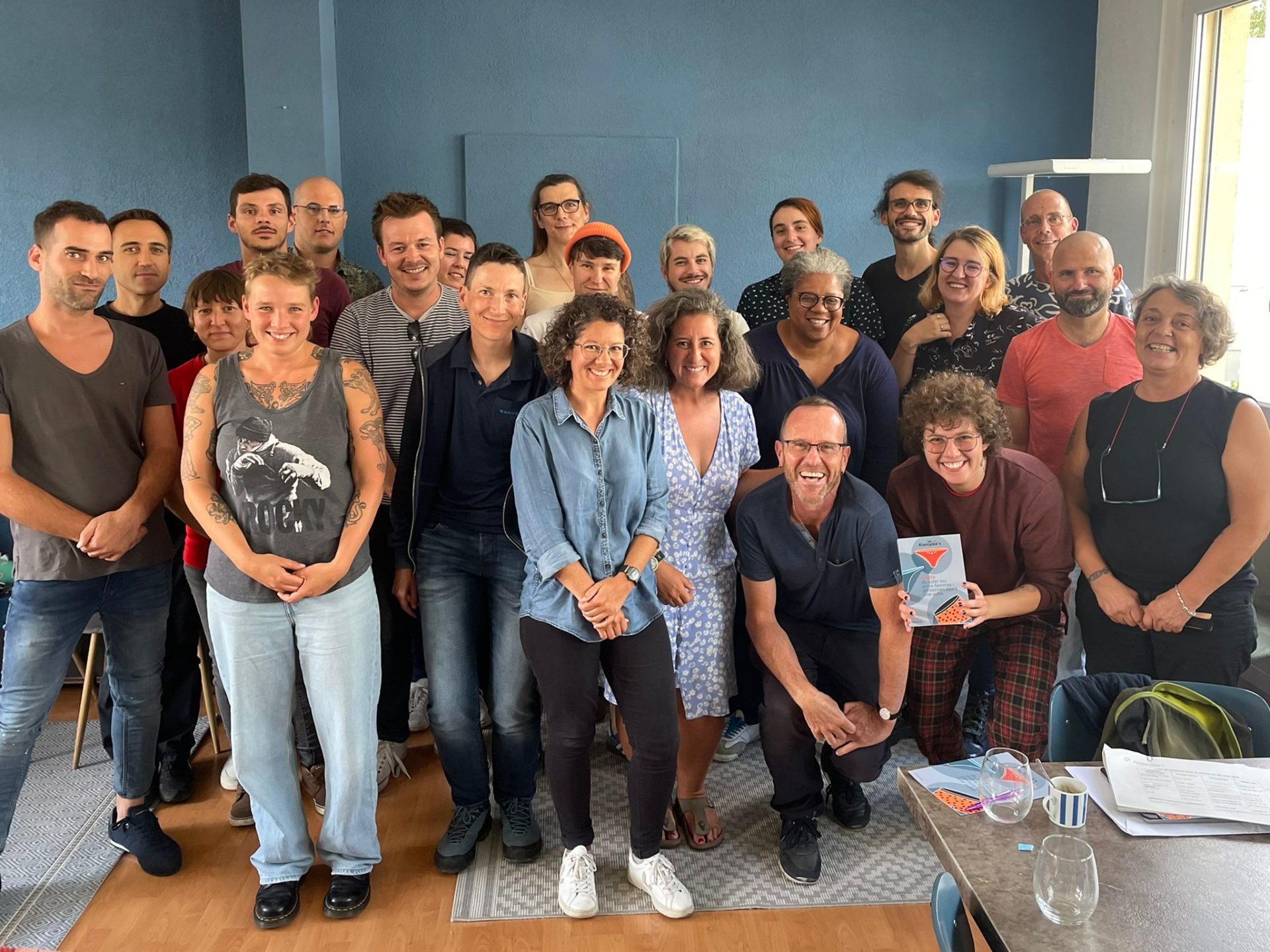 Insieme per la foto di gruppo e per la comunità: l’ultimo incontro a Neuchâtel. Fonte delle immagini: Network Vaud